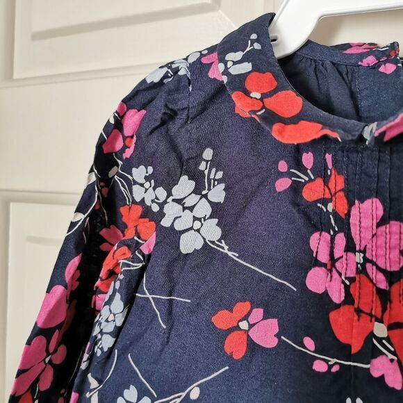 2/$15 Gap long sleeve shirt size 6-12 m - Picture 3 of 4